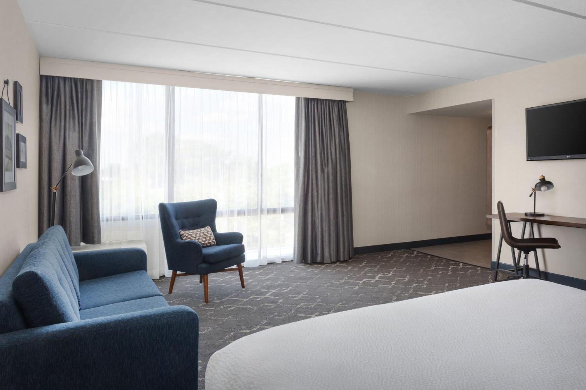 Four Points Philadelphia Northeast Hotel Bagian luar foto