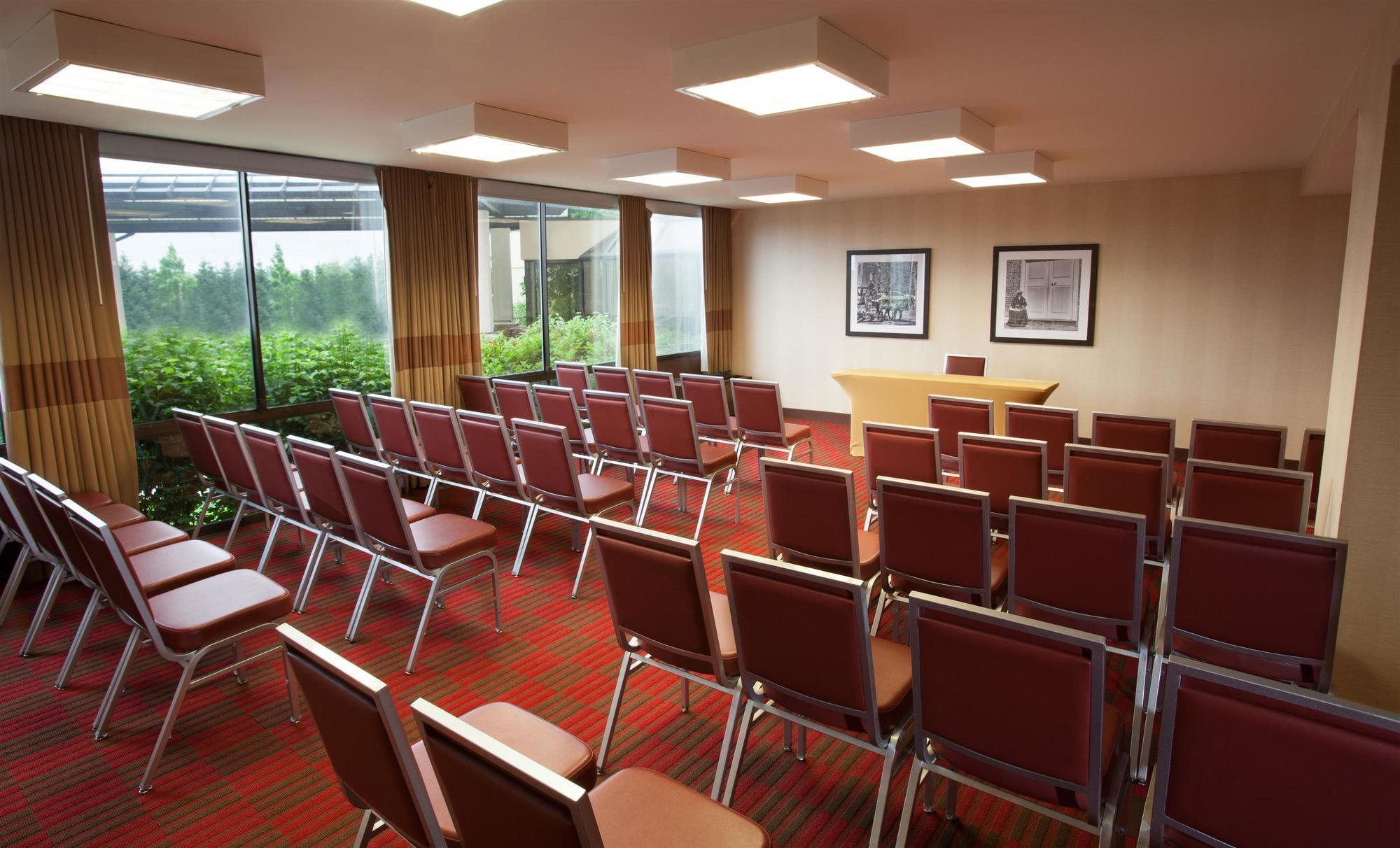 Four Points Philadelphia Northeast Hotel Bagian luar foto