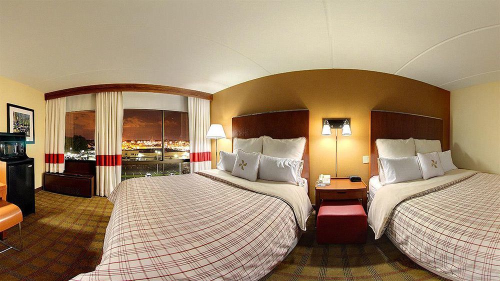 Four Points Philadelphia Northeast Hotel Bagian luar foto