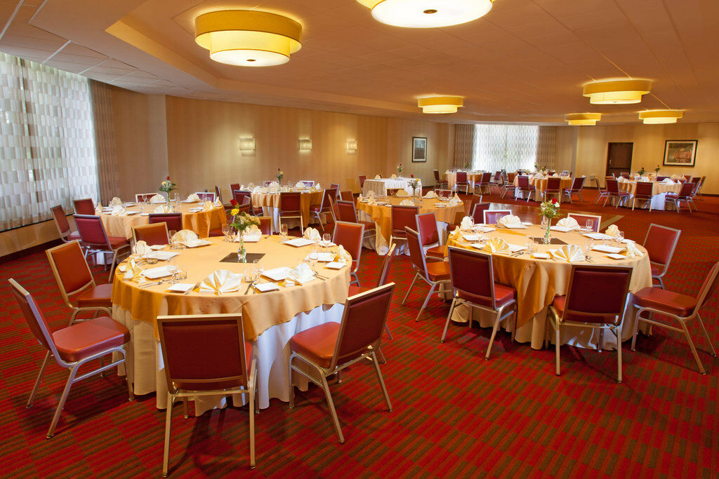 Four Points Philadelphia Northeast Hotel Bagian luar foto